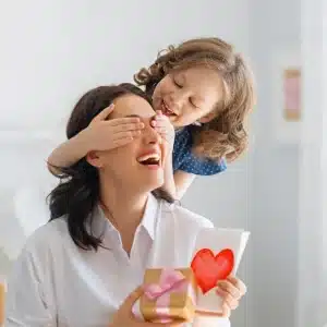 80+ Funny Mothers Day Quotes For Mom That’ll Make Her Laugh